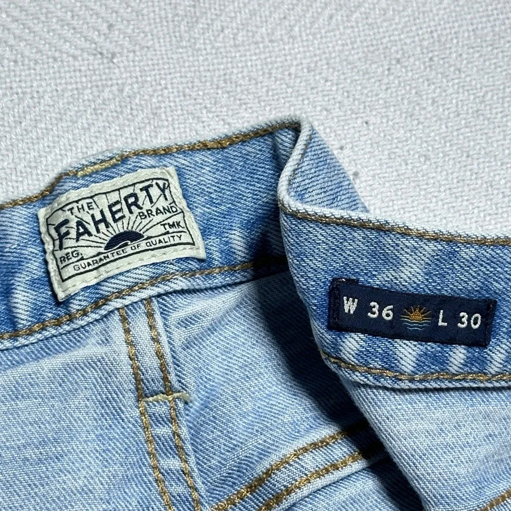 Faherty Jeans Mens 36x30 Organic Cotton Stretch Straight Leg Light Wash Blue